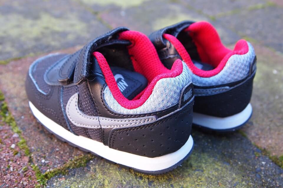 Children’s Shoes: Yes or No for Foot Health?